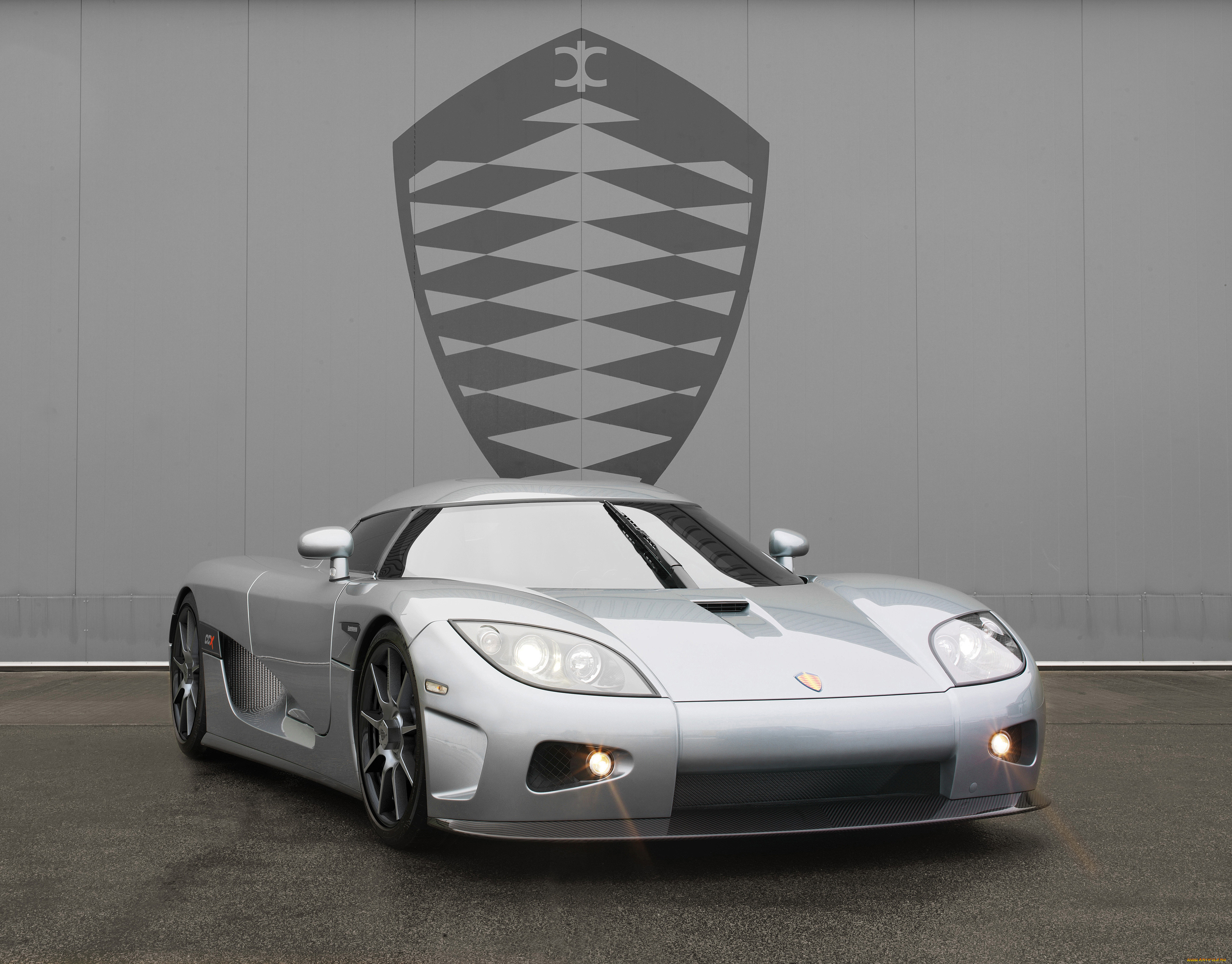 Выведи машин. Кенигсегг CCX. Машина Koenigsegg CCX. Кенигсегг 2006. Koenigsegg 2006.